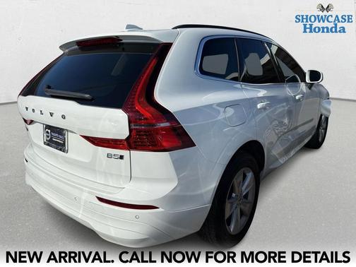 2022 Volvo XC60 B5 Momentum