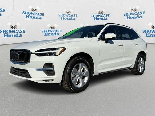 2022 Volvo XC60 B5 Momentum
