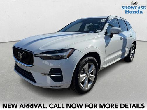 2022 Volvo XC60 B5 Momentum