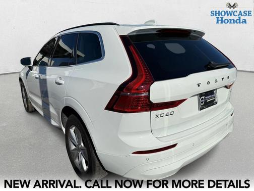 2022 Volvo XC60 B5 Momentum