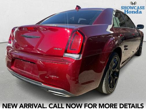 2023 Chrysler 300 Touring