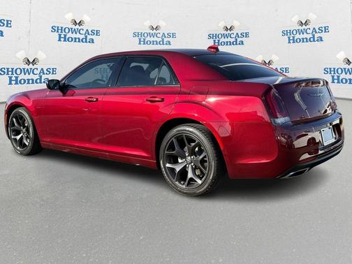 2023 Chrysler 300 Touring