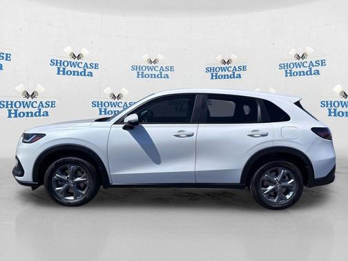 Platinum White Pearl 2027 Honda HR-V LX