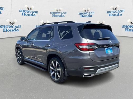 2023 Honda Pilot Touring 8-Passenger