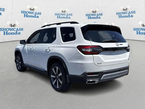 2025 Honda Pilot Touring 8-Passenger