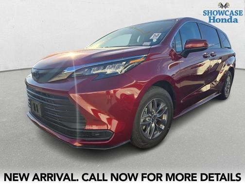 2024 Toyota Sienna LE
