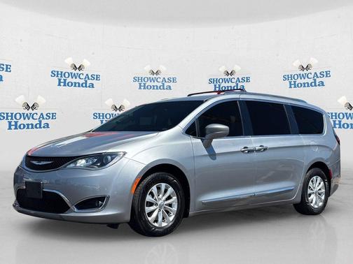 2018 Chrysler Pacifica Touring-L