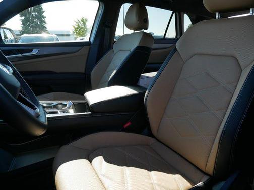 2026 Volkswagen Atlas Cross Sport 2.0T SE w/Technology 4MOTION