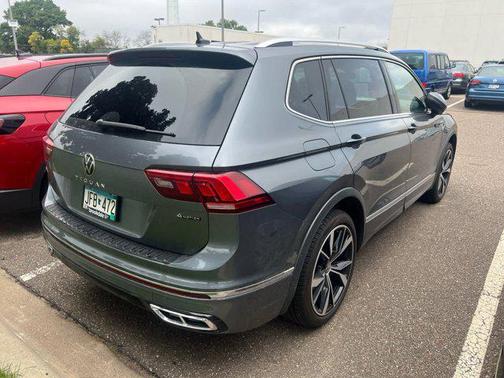 2022 Volkswagen Tiguan 2.0T SEL R-Line 4MOTION