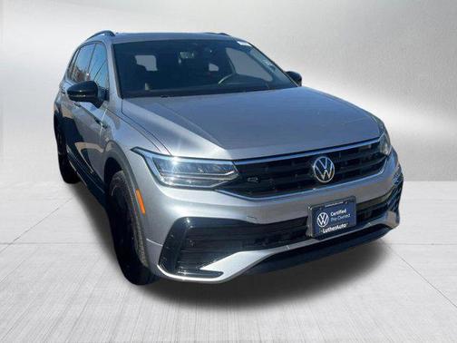 Pyrite Silver Metallic 2023 Volkswagen Tiguan 2.0T SE R-Line Black 4MOTION