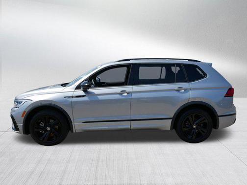 Pyrite Silver Metallic 2023 Volkswagen Tiguan 2.0T SE R-Line Black 4MOTION