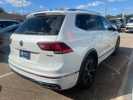 2024 Volkswagen Tiguan 2.0T SEL R-Line 4MOTION