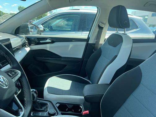 Pure White 2025 Volkswagen Taos 1.5T S