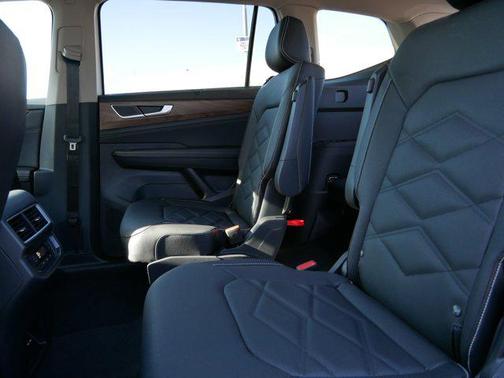 2026 Volkswagen Atlas 2.0T SE w/Technology 4MOTION