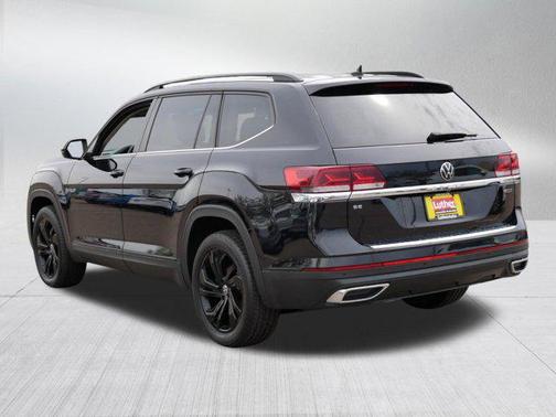 Deep Black Pearl 2022 Volkswagen Atlas 2.0T SE w/Technology 4MOTION