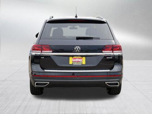 Deep Black Pearl 2022 Volkswagen Atlas 2.0T SE w/Technology 4MOTION