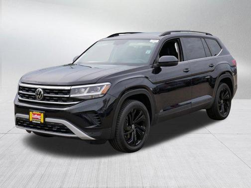 Deep Black Pearl 2022 Volkswagen Atlas 2.0T SE w/Technology 4MOTION