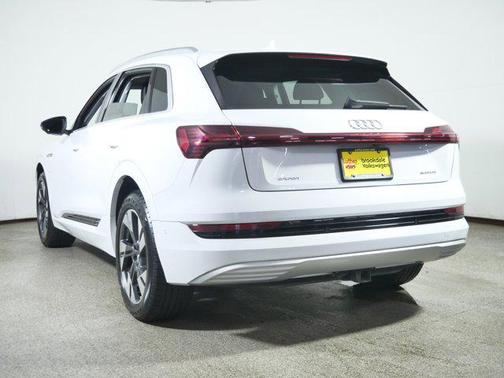 2021 Audi e-tron Premium Plus