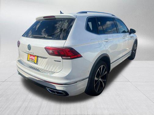 2022 Volkswagen Tiguan 2.0T SEL R-Line 4MOTION