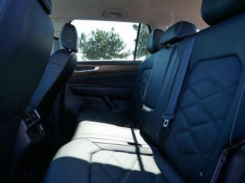 2026 Volkswagen Atlas 2.0T SE w/Technology 4MOTION