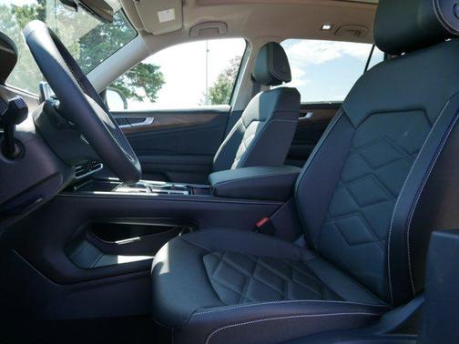 Silver Mist Metallic 2026 Volkswagen Atlas 2.0T SE w/Technology 4MOTION