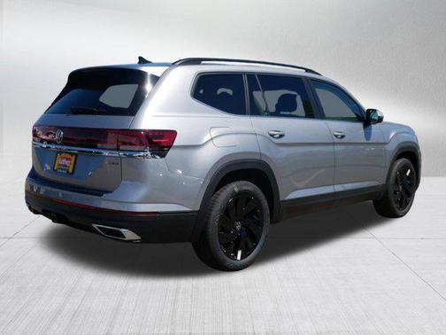 Silver Mist Metallic 2026 Volkswagen Atlas 2.0T SE w/Technology 4MOTION