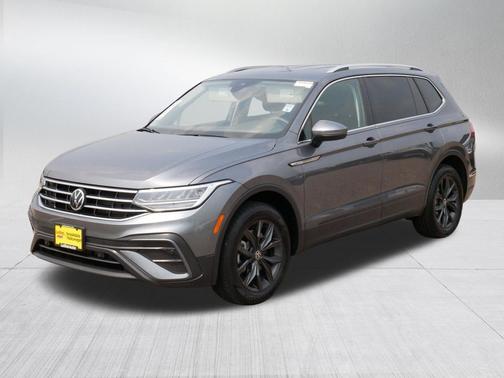 Platinum Gray Metallic 2024 Volkswagen Tiguan 2.0T SE 4MOTION
