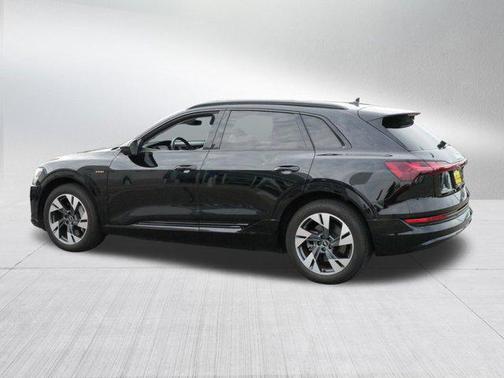 2021 Audi e-tron Premium