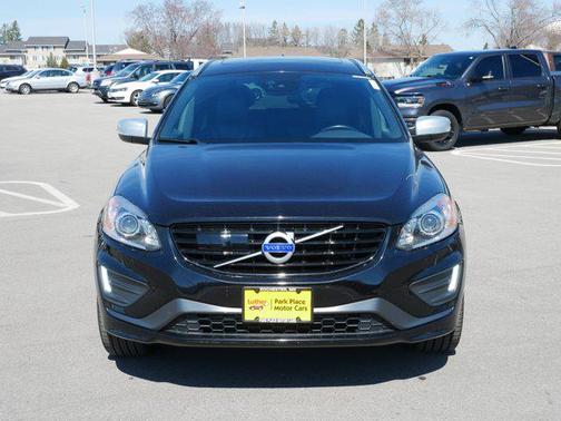 2017 Volvo XC60 T6 R-Design