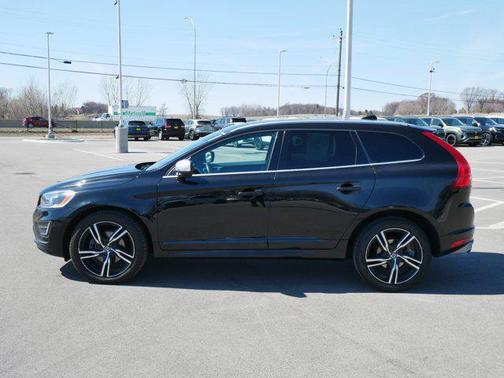 2017 Volvo XC60 T6 R-Design