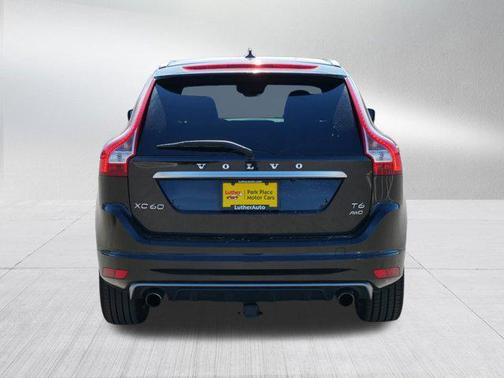 2017 Volvo XC60 T6 R-Design
