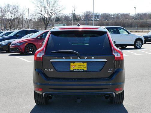 2017 Volvo XC60 T6 R-Design