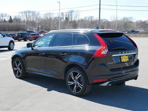 2017 Volvo XC60 T6 R-Design