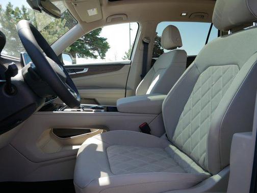 Opal White Pearl 2026 Volkswagen Atlas 2.0T SEL Premium R-Line 4MOTION