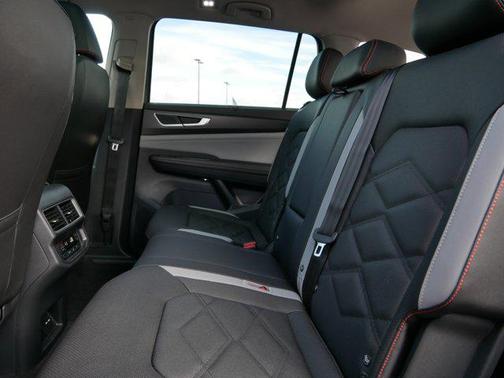 2026 Volkswagen Atlas Peak Edition