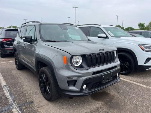 Sting-Gray Clearcoat 2022 Jeep Renegade Altitude