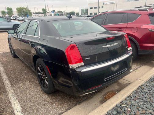Gloss Black 2016 Chrysler 300 S