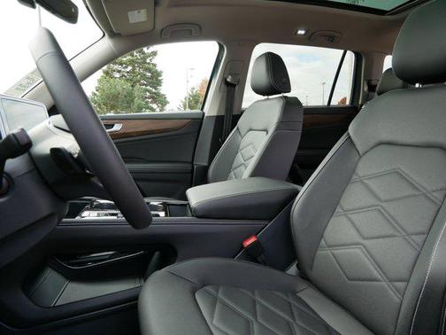 2026 Volkswagen Atlas 2.0T SE w/Technology 4MOTION