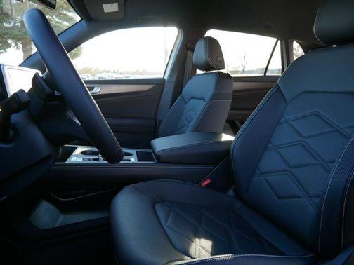 2025 Volkswagen Atlas Cross Sport 2.0T SE