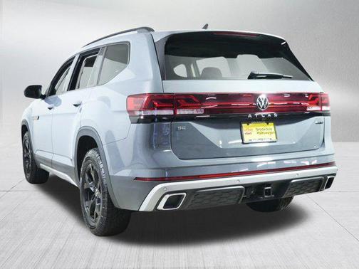 2024 Volkswagen Atlas 2.0T SE w/Technology 4MOTION