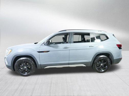 2024 Volkswagen Atlas 2.0T SE w/Technology 4MOTION
