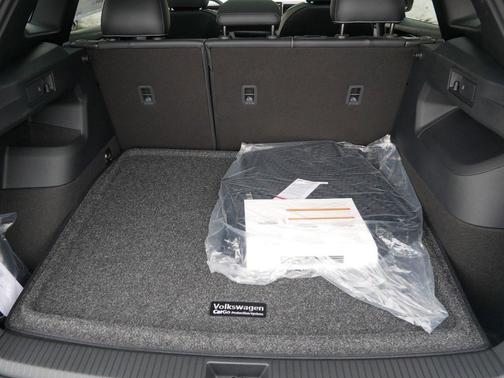 Sandstone w/Deep Black Roof 2026 Volkswagen Tiguan 2.0T SE R-Line Black 4MOTION