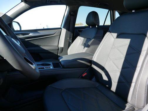 2026 Volkswagen Atlas Cross Sport 2.0T SE