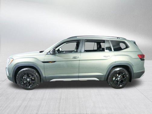 2024 Volkswagen Atlas 2.0T SE w/Technology 4MOTION