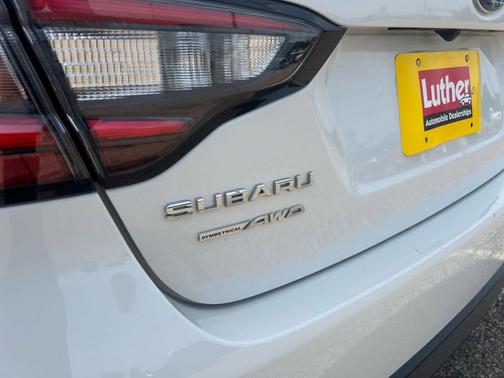 Crystal White Pearl 2022 Subaru Legacy Premium