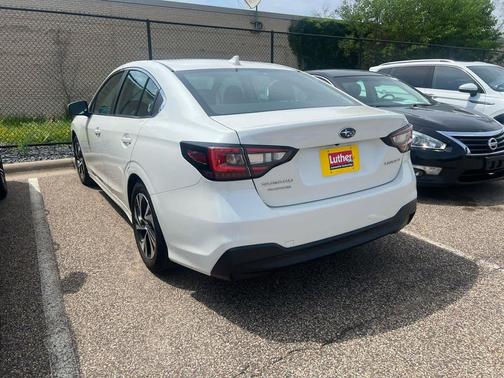 Crystal White Pearl 2022 Subaru Legacy Premium