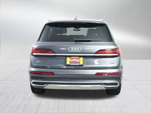 2022 Audi Q7 45 Premium
