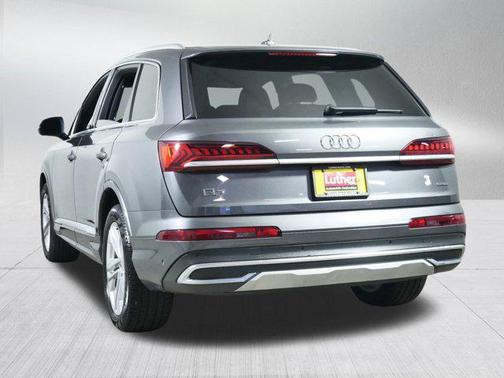 2022 Audi Q7 45 Premium