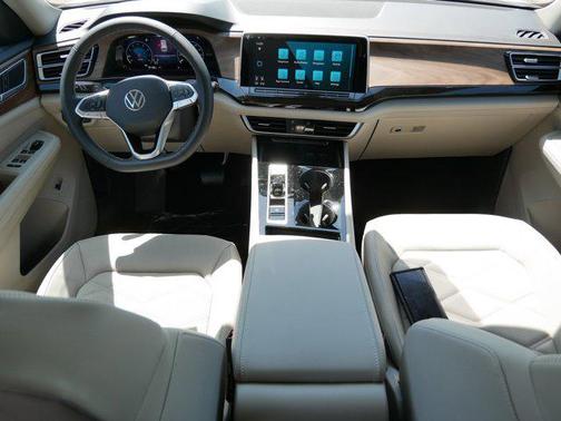 2025 Volkswagen Atlas 2.0T SE w/Technology 4MOTION