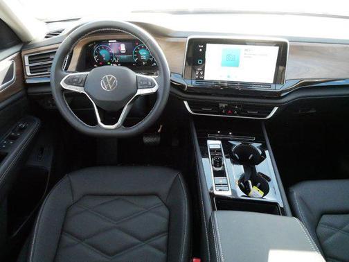 2025 Volkswagen Atlas 2.0T SE w/Technology 4MOTION